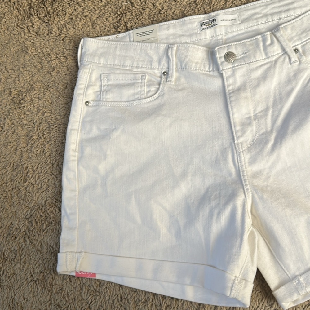 Signature By Levi Strauss White Mid Rise 5’ Shorts Size 14 - Picture 5 of 8